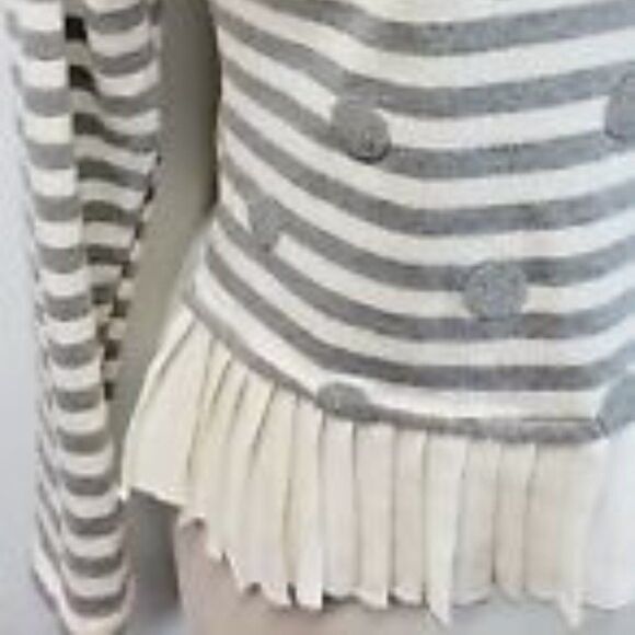 Maison Jules Gray and White Top w/ Pleaded Bottom - Picture 4 of 4